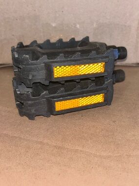 Bicycle Pedals Black Anti Slip High Grip Left Right Pedals